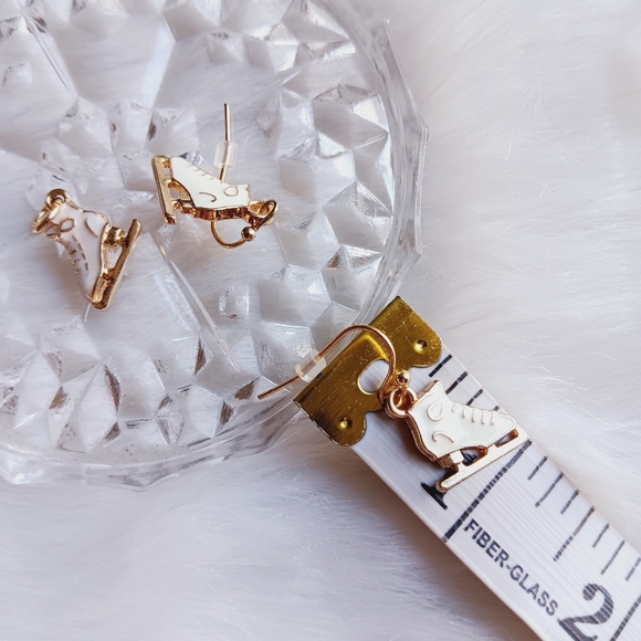 Winter Wonderland Ice Skating Jewelry Set 3 pc - Picture 6 of 7